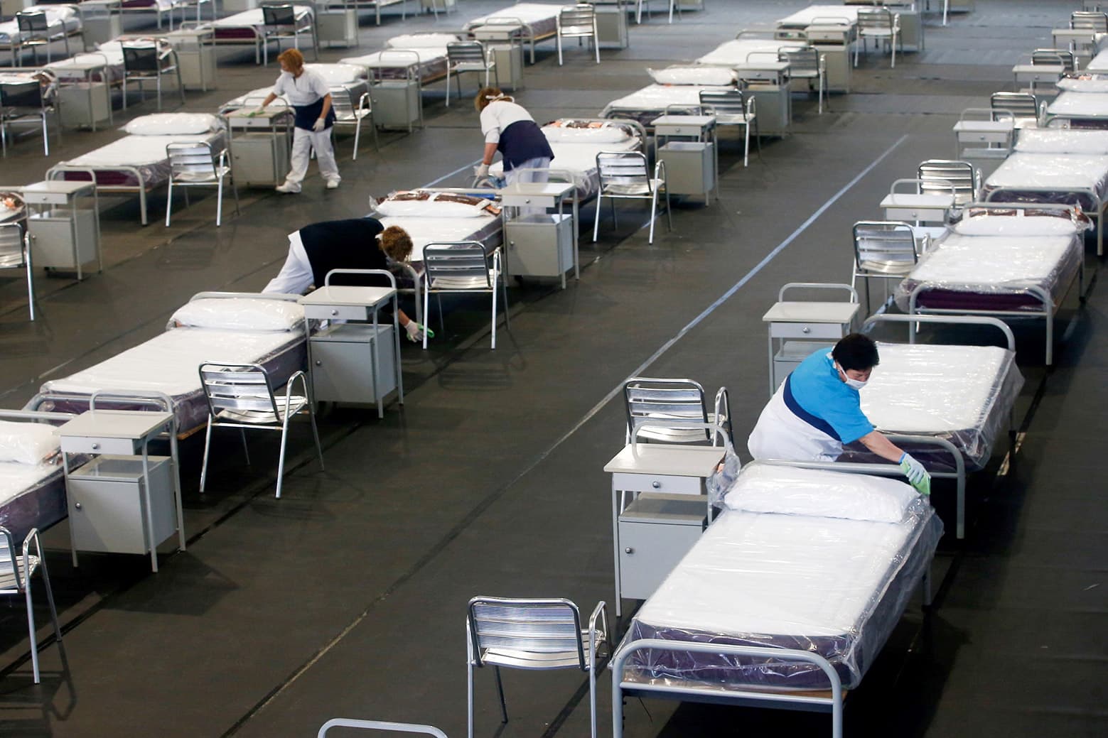 Hospital de campanya improvisat per la crisi del coronavirus a Sant Andreu de la Barca. Fotografia de Quique García/Efe