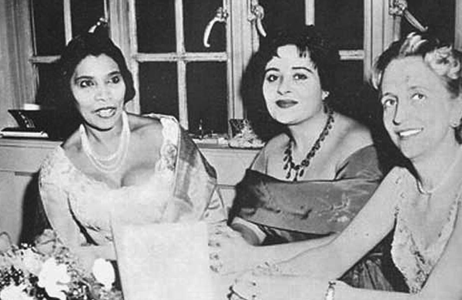 Marian Anderson, Victoria de los Ángeles i Margaret Truman a l'hotel Waldorf Astoria de Nova York.