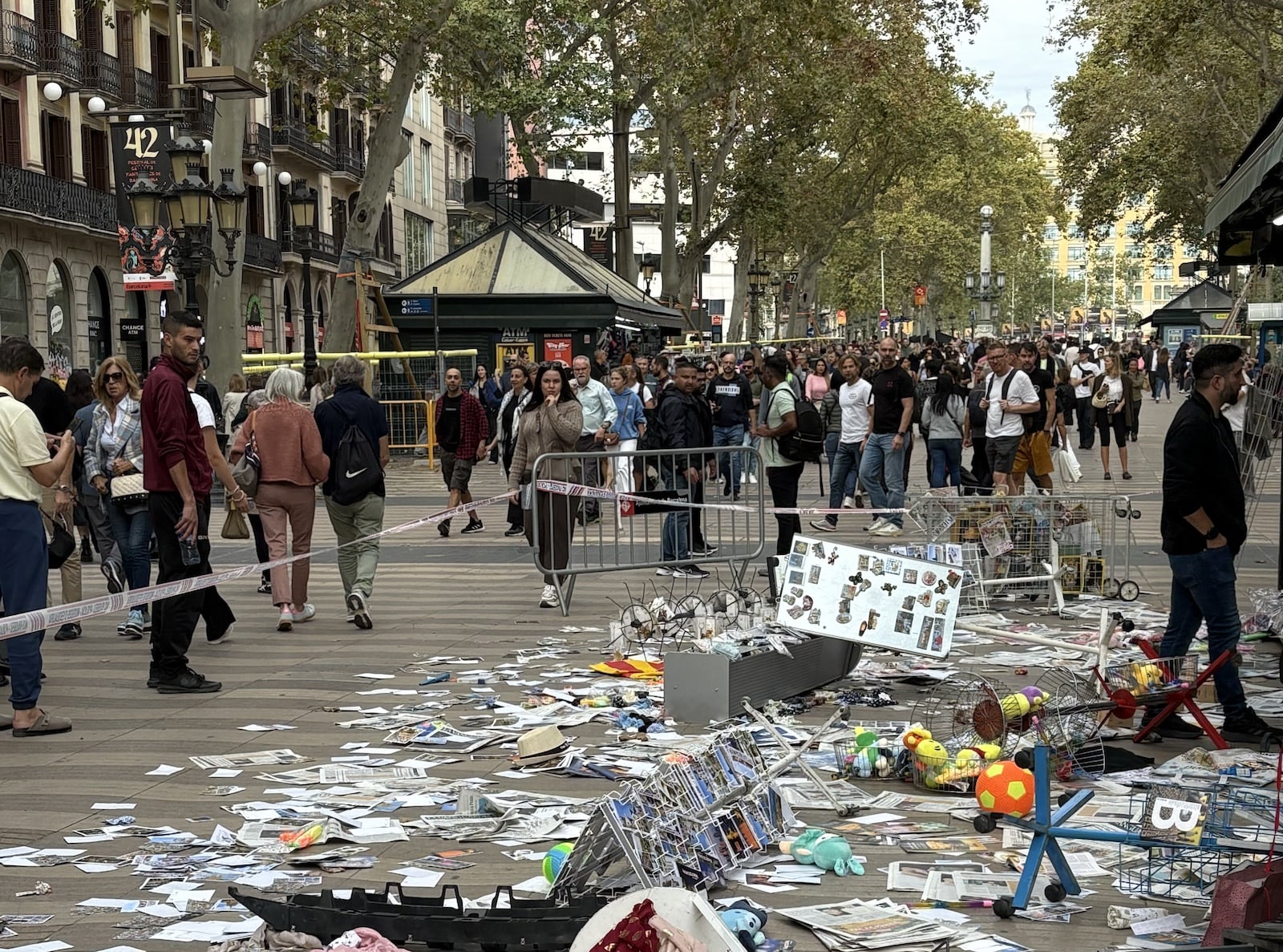 La Rambla de Barcelona ambientada pel rodatge de la pel·lícula Cronos sobre els atemptats terroristes del 17 d’agost de 2017. Fotografia de Fèlix Riera