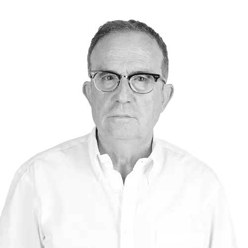 Albert Closas és periodista.