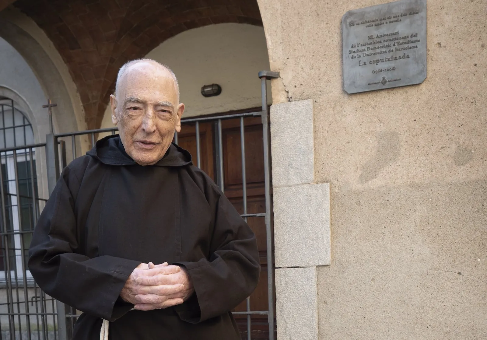 Enric Castells fotografiat al convent dels Caputxins de Sarrià.