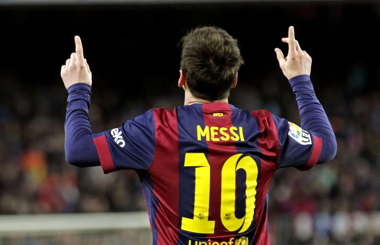 Lionel Messi, davanter del FC Barcelona (2000-2021), celebra un gol marcat a l’Almeria durant un partit de lliga, l’abril de 2015 al Camp Nou. Fotografia de Toni Albir. EFE